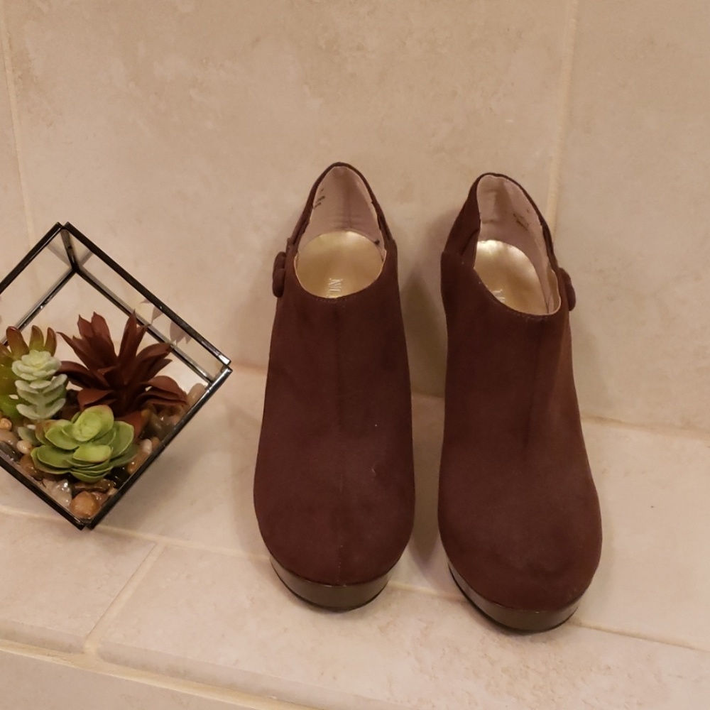 New M.P.S women ankle bootie size 7